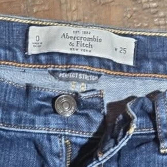 A&F Size 25 Low Rise Jean Shorts 90s Y2k Distressed Perfect Stretch EUC Vintage - Picture 2 of 4